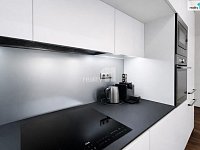   Designový byt 3+kk po kompletní rekonstrukci, 73,6 m2 v Průhonicích, kompletně zařízený - vestavěná myčka, lednice s mrazákem, mikrovlnná tr