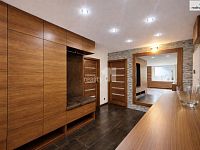   Designový byt 3+kk po kompletní rekonstrukci, 73,6 m2 v Průhonicích, kompletně zařízený - vstup do bytu