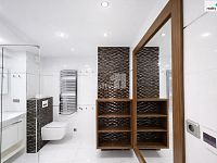   Designový byt 3+kk po kompletní rekonstrukci, 73,6 m2 v Průhonicích, kompletně zařízený - WC značky Vireroy a Boch