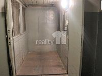 pronájem skladu 7 m2 s rampou v přízemí v obchodním domě Bohemia v Ostravě Porubě - 2