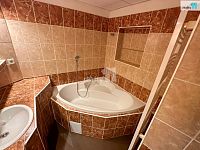 Pronájem, 3+kk, 90 m2, Dobřany, Lipová ul. - koupelna