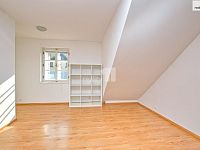 Pronájem podkrovního bytu 2+kk, 65 m2 Liberec - 12