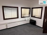 Pronájem skladu/prodejny s kanceláří, Karlovy Vary, 213 m2  - 3