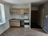Prodej mezonetového bytu 2+kk, 54,6 m², Praha 9 – Českobrodská, po rekonstrukci