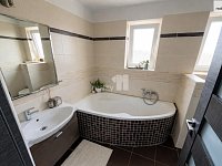 Prodej rodinný dům Suchdol - 18