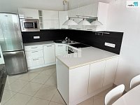 Byt 2+kk 60 m2 s terasou a parkovacím stáním, Praha, Letňany, ul. Pavla Beneše - 4