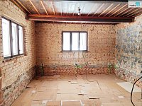 Maršov u Úpice: poloroubenka k rekonstrukci | pozemek 2 328 m² | stodola a dílna - 13
