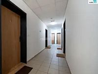 Byt 1kk s balkonem a parkovacím stáním, novostavba domu v Hostivicích ul. Ječná - chodba  v domě