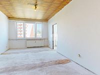 Prodej bytová jednotka 4+1 k rekonstrukci, osobní vlastnictví, 77,20m2, lodžie, sklep, ulice Lužická, Humpolec - 12