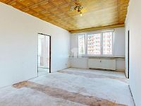 Prodej bytová jednotka 4+1 k rekonstrukci, osobní vlastnictví, 77,20m2, lodžie, sklep, ulice Lužická, Humpolec - 12
