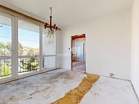 Prodej bytová jednotka 4+1 k rekonstrukci, osobní vlastnictví, 77,20m2, lodžie, sklep, ulice Lužická, Humpolec - 7