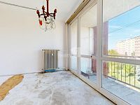 Prodej bytová jednotka 4+1 k rekonstrukci, osobní vlastnictví, 77,20m2, lodžie, sklep, ulice Lužická, Humpolec - 8