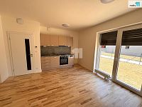 Pronájem bytu 1+kk/Z, 32 m2, novostavba, nezařízený, Dobřichovice - 2