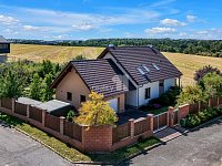 Prostorný dům 238 m2, 5+kk, pozemek 1269 m2, Radějovice, - 2