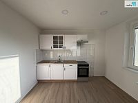 Pronájem bytu 2+1 s balkonem v České Lípě na Slovance - 4