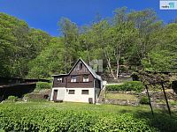 Pronájem zařízené chaty – Měchenice | klidná lokalita, výhled do zeleně, jižní orientace - 2