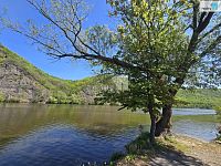 Pronájem zařízené chaty – Měchenice | klidná lokalita, výhled do zeleně, jižní orientace - 21