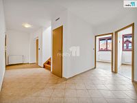 Výjimečný mezonetový byt 5+kk , 105 m² s balkonem v Jesenici u Prahy - 6