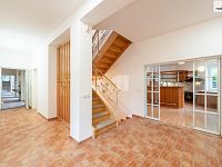 Rodinné sídlo, 420 m2, Praha 4 Lhotka, pozemek 717 m2 - 13