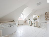 Rodinné sídlo, 420 m2, Praha 4 Lhotka, pozemek 717 m2 - 17