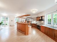 Rodinné sídlo, 420 m2, Praha 4 Lhotka, pozemek 717 m2 - 9