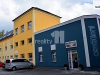 Pronájem kanceláře/ateliéru, Karlovy Vary, 61,2m2 - Budova