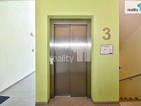 Pronájem světlého vybaveného bytu 3+kk 86 m2, dvě terasy, garážové stání, Rezidence Alfa, ul. Olgy Havlové, Praha  - 19