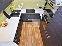 Pronájem světlého vybaveného bytu 3+kk 86 m2, dvě terasy, garážové stání, Rezidence Alfa, ul. Olgy Havlové, Praha  - 2