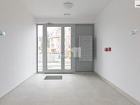Pronájem bytu 3+kk, 96 m2 + 116 m2 terasa, Praha 8 - 11
