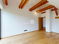 Luxusní horské bydlení v srdci Krkonoš, novostavba rodinného domu 4+kk s garáží, wellness a výjimečnou atmosférou - 16