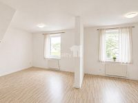 Nezařízený byt 2+kk, 64 m2 v Praze 9  ul. Českobrodská - obývací pokoj