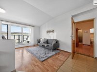 Prodej světlého bytu 2+kk 58 m2 s prostornou terasou 14 m2 – Jesenice u Prahy - 2