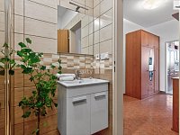 Prodej světlého bytu 2+kk 58 m2 s prostornou terasou 14 m2 – Jesenice u Prahy - 9