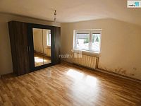 Na prodej řadový rodinný dům 3+1, 120 m2, pozemek 293 m2 v obci Kařez - 3