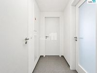 Nový byt 2+kk, 51,2 m² + lodžie 5,7 m² + sklep 5,9 m2, novostavba Skanska | Praha 12 Modřany - chodba