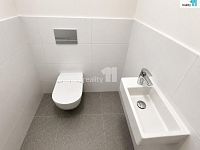 Nový byt 2+kk, 51,2 m² + lodžie 5,7 m² + sklep 5,9 m2, novostavba Skanska | Praha 12 Modřany - samostatné WC
