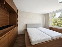   Designový byt 3+kk po kompletní rekonstrukci, 73,6 m2 v Průhonicích, kompletně zařízený - 13