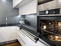   Designový byt 3+kk po kompletní rekonstrukci, 73,6 m2 v Průhonicích, kompletně zařízený - 19