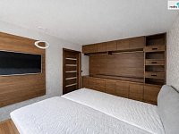   Designový byt 3+kk po kompletní rekonstrukci, 73,6 m2 v Průhonicích, kompletně zařízený - 4