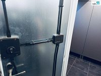   Designový byt 3+kk po kompletní rekonstrukci, 73,6 m2 v Průhonicích, kompletně zařízený - bezpečnostní dveře ve sklepě