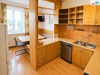 Pronájem bytu 3+1, 97 m2, Pod Třebešínem, Praha