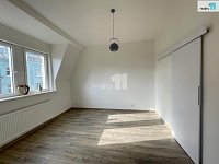 Pronájem byt 3kk, 75m2, mezonet, šatna, komora,  ul. Sokolovská, Karlovy Vary - 12