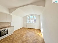 Pronájem bytu 3+kk, 82 m2, po kompletní rekonstrukci, nezařízený, Praha 8 - Karlín - 3