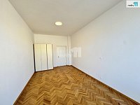Pronájem bytu 3+kk, 82 m2, po kompletní rekonstrukci, nezařízený, Praha 8 - Karlín - 9