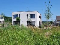  Pronájem zařízeného RD 4+kk/T, 119m2, s pozemkem 355m2, Kladno část Dubí