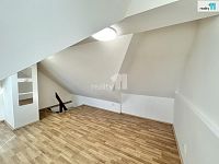 Mezonetový byt 3+kk, 65 m2 v Praze 9  ul. Českobrodská - pokoj v podkroví