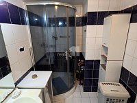 Prodej domu s velkou zahradou ve městě Chodov u K. Varů.Preodej - 10