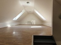 Nezařízený byt 2+kk, 64 m2 v Praze 9  ul. Českobrodská - podkroví