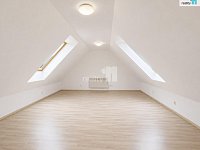 ihned volný nezařízený byt 2+kk, 64 m2 v Praze 9  ul. Českobrodská - 13