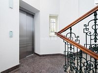 Výjimečný designový ve Vršovicích byt 3+kk s balkonem v blízkosti Grébovky - 29